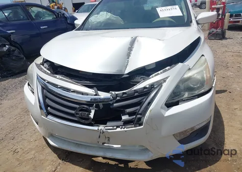 2015 Nissan Altima 2.5 S из США, поврежденный, VIN 1N4AL3AP8FC199076